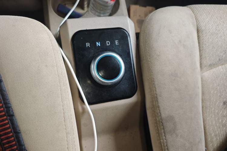 Used Dongfeng Xiaokang EC36 2022 Standard Edition CATL Battery Gear Lever