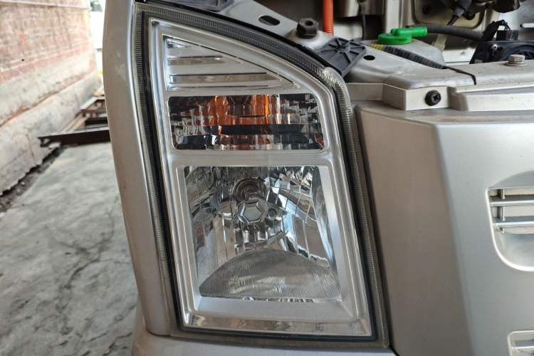 Used Dongfeng Xiaokang EC36 2022 Standard Edition Guoxuan High-Tech Battery Right Front Headlight