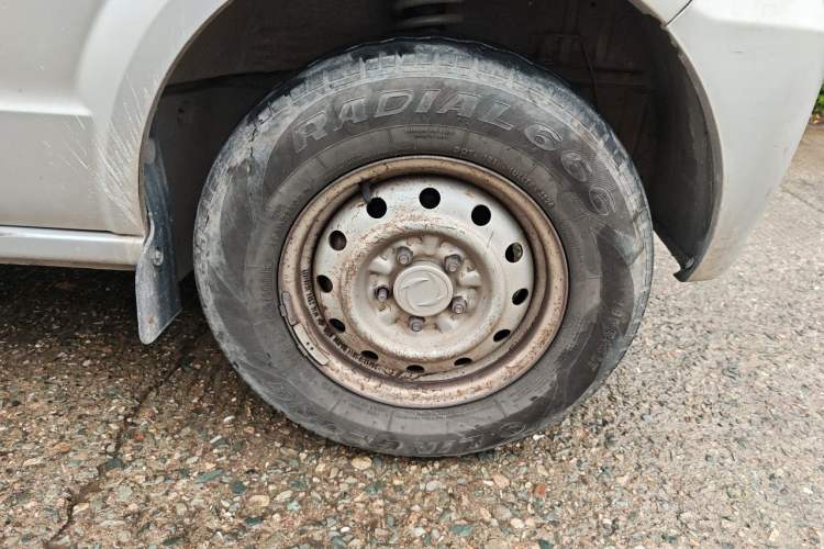 Used Dongfeng Xiaokang EC36 2022 Standard Edition CATL Battery Right Front Wheel Hub