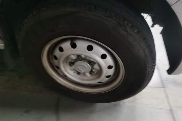 Used Dongfeng Xiaokang EC36 2022 Standard Edition CATL Battery Right Front Wheel Hub