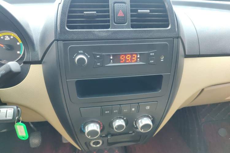 Used Dongfeng Xiaokang EC36 2022 Standard Edition CATL Battery Audio And AC Panel