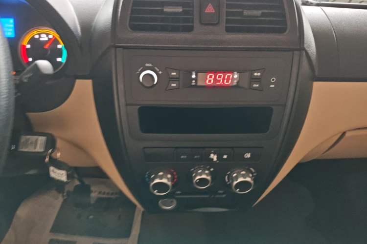 Used Dongfeng Xiaokang EC36 2022 Standard Edition CATL Battery Audio And AC Panel