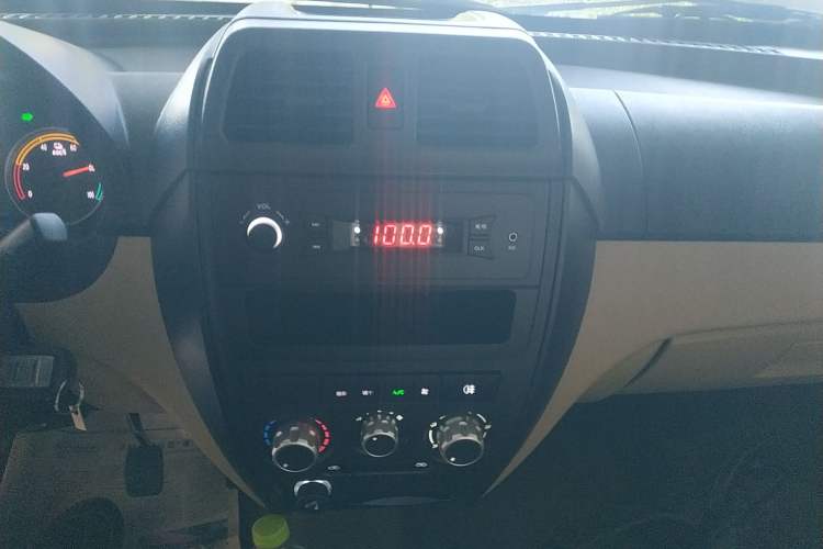 Used Dongfeng Xiaokang EC36 2022 Standard Edition CATL Battery Audio And AC Panel