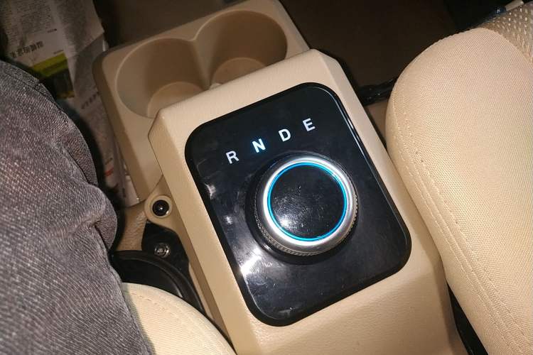 Used Dongfeng Xiaokang EC36 2022 Standard Edition CATL Battery Gear Lever