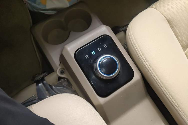 Used Dongfeng Xiaokang EC36 2022 Standard Edition CATL Battery Gear Lever