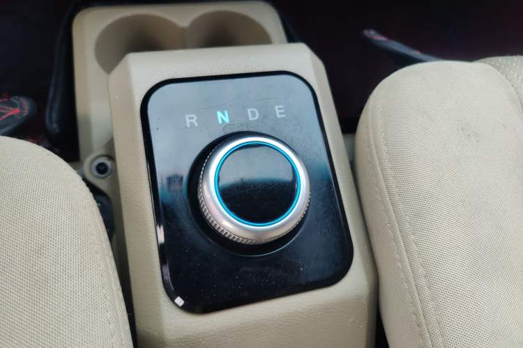 Used Dongfeng Xiaokang EC36 2022 Standard Edition CATL Battery Gear Lever