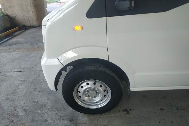 Used Dongfeng Xiaokang EC36 2022 Standard Edition CATL Battery Left Front Wheel Hub