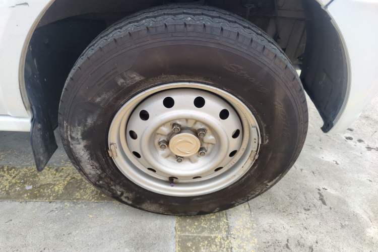 Used Dongfeng Xiaokang EC36 2022 Standard Edition CATL Battery Right Front Wheel Hub