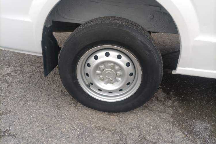 Used Dongfeng Xiaokang EC36 2022 Standard Edition CATL Battery Right Rear Wheel Hub