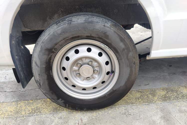 Used Dongfeng Xiaokang EC36 2022 Standard Edition CATL Battery Right Rear Wheel Hub
