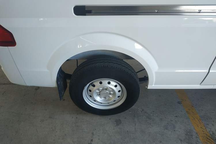 Used Dongfeng Xiaokang EC36 2022 Standard Edition CATL Battery Right Rear Wheel Hub