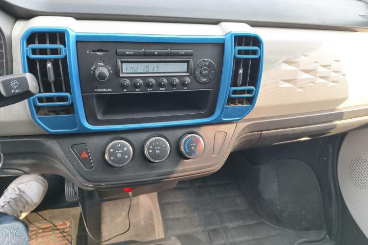 Used Dongfeng Xiaokang EC36II 2023 Chongqing Innovision 38.64 kWh Audio And AC Panel