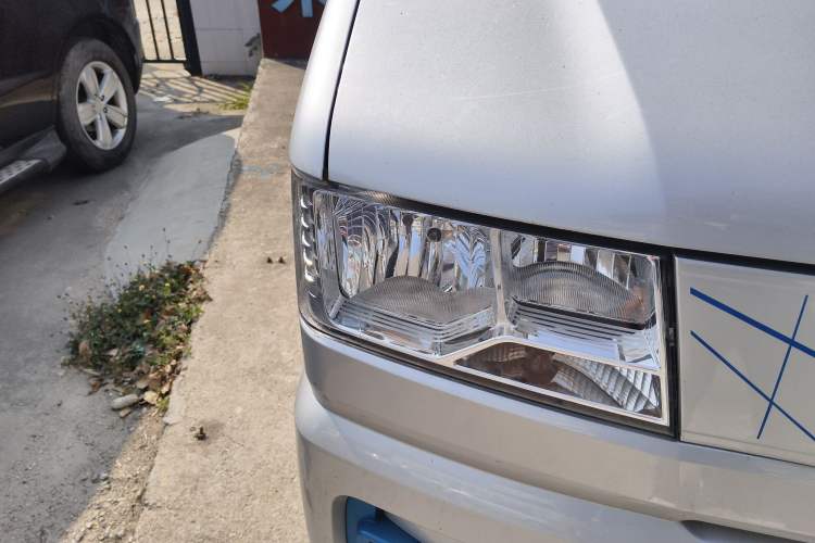 Used Dongfeng Xiaokang EC36II 2023 Chongqing Innovision 38.64 kWh Right Front Headlight