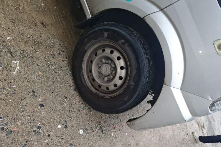 Used Dongfeng Xiaokang EC36II 2023 Ningde Times 41.86 kWh Right Front Wheel Hub