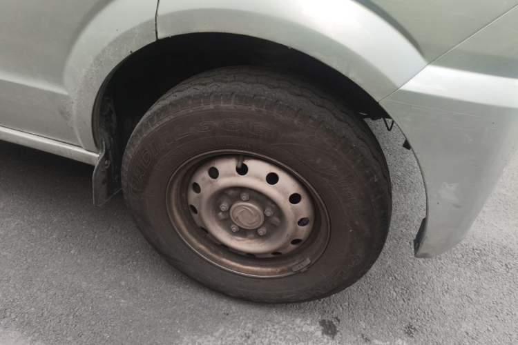 Used Dongfeng Xiaokang EC36II 2023 Ningde Times 41.86 kWh Right Front Wheel Hub
