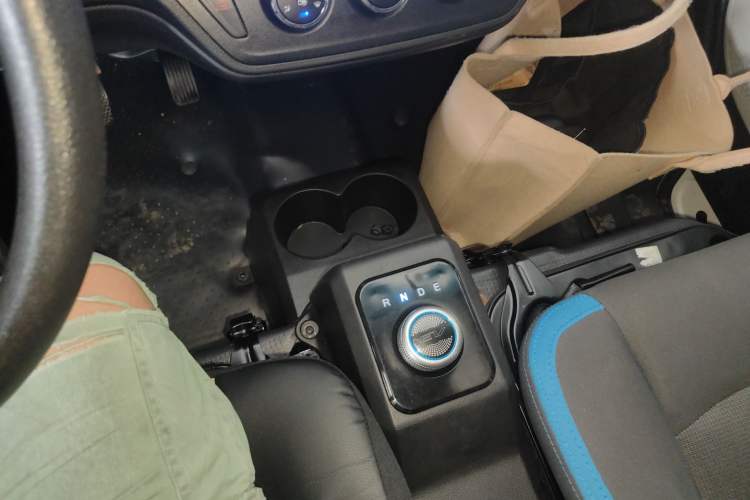 Used Dongfeng Xiaokang EC36II 2023 Chongqing Innovision 38.64 kWh Gear Lever