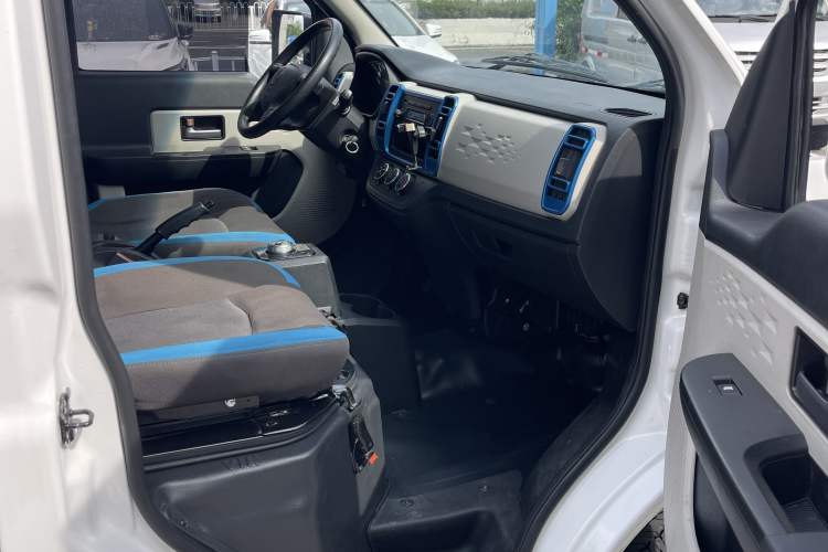 Used Dongfeng Xiaokang EC36II 2023 Chongqing Innovision 38.64 kWh Interior 3