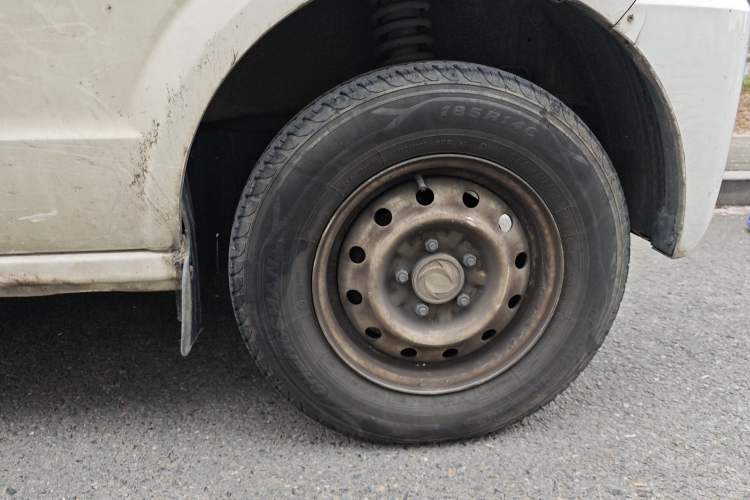 Used Dongfeng Xiaokang EC36II 2023 Chongqing Innovision 38.64 kWh Right Front Wheel Hub