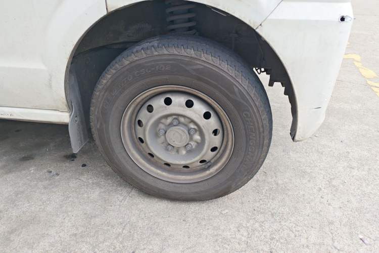 Used Dongfeng Xiaokang EC36II 2023 Ningde Times 41.86 kWh Right Front Wheel Hub