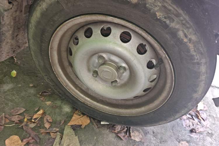 Used Dongfeng Xiaokang K01 2022 1.3L K01L DK13C Right Front Wheel Hub