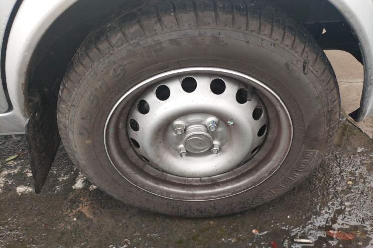 Used Dongfeng Xiaokang K01 2022 1.3L K01 DK13C Right Front Wheel Hub
