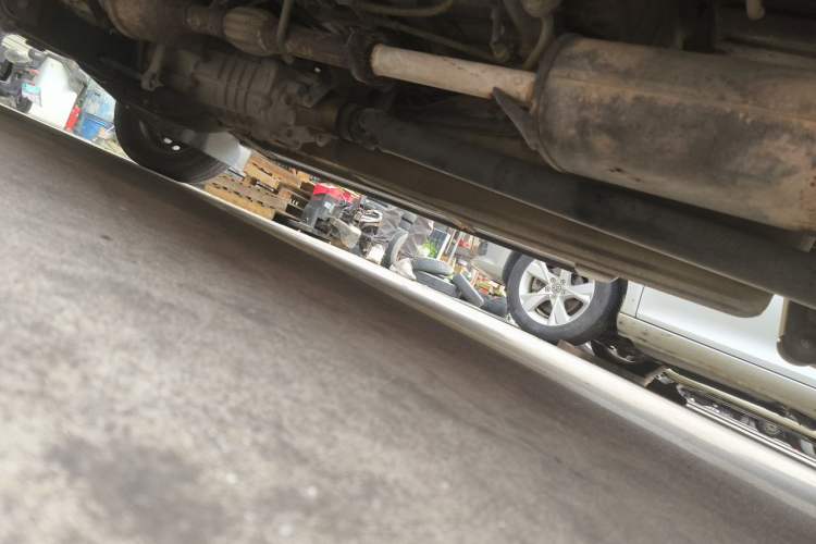Used Dongfeng Xiaokang K02 2015 1.1L 2.0m Corrugated Cargo Box AF11-05 Chassis Rear Left