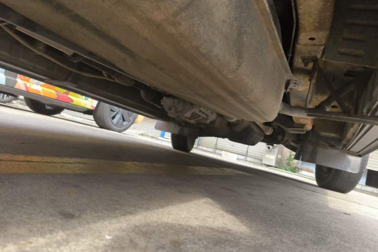 Used Dongfeng Xiaokang K02 2015 1.1L 2.0m Corrugated Cargo Box AF11-05 Chassis Rear Right