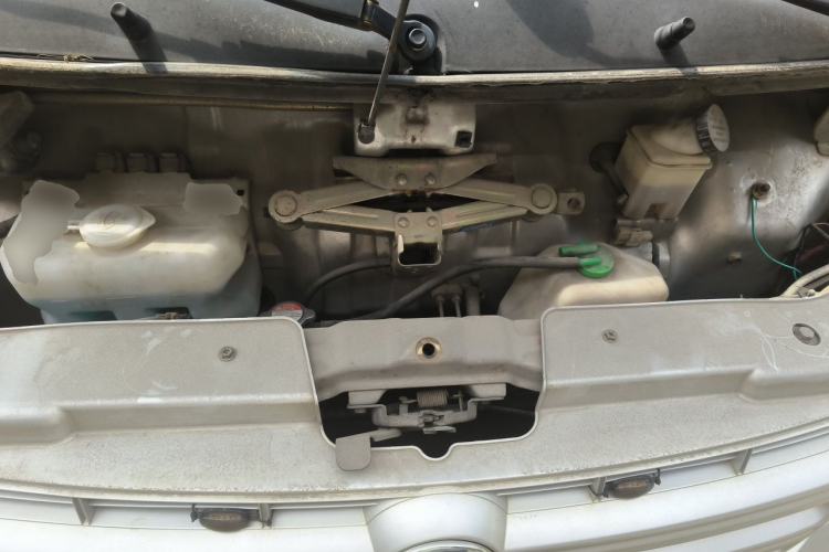 Used Dongfeng Xiaokang K02 2015 1.1L 2.0m Corrugated Cargo Box AF11-05 Engine Bay