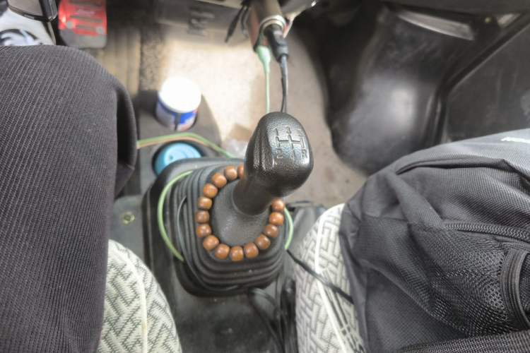 Used Dongfeng Xiaokang K02 2015 1.1L 2.0m Corrugated Cargo Box AF11-05 Gear Lever