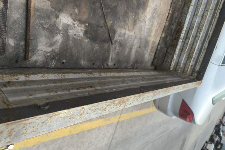 Used Dongfeng Xiaokang K02 2015 1.1L 2.0m Corrugated Cargo Box AF11-05 Trunk