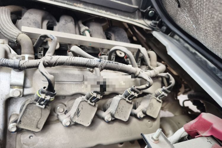 Used Dongfeng Xiaokang K05S 2019 1.2L Practical Version China VI Standard DK12 Engine Bay Left