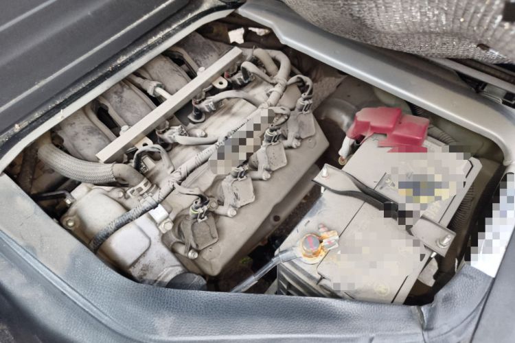 Used Dongfeng Xiaokang K05S 2019 1.2L Practical Version China VI Standard DK12 Engine Bay