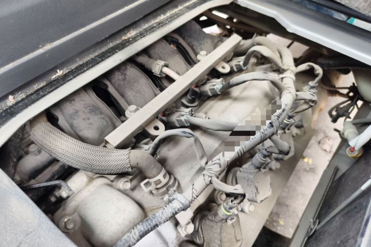 Used Dongfeng Xiaokang K05S 2019 1.2L Practical Version China VI Standard DK12 Engine Bay Right