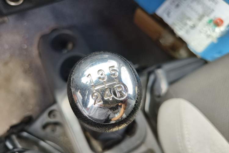 Used Dongfeng Xiaokang K05S 2019 1.2L Practical Version China VI Standard DK12 Gear Lever