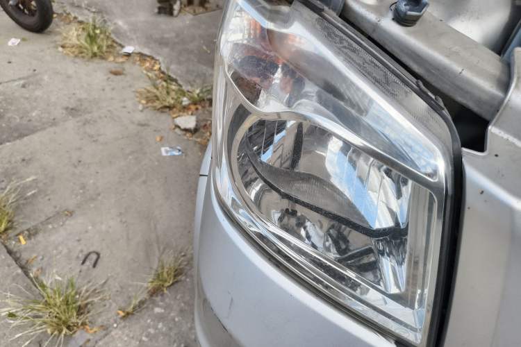Used Dongfeng Xiaokang K05S 2019 1.2L Practical Version China VI Standard DK12 Right Front Headlight