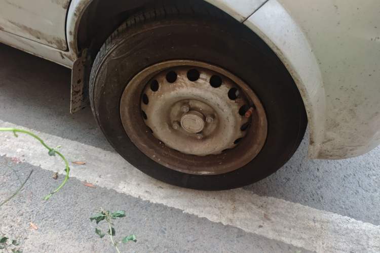 Used Dongfeng Xiaokang K05S 2019 1.2L Practical Version China VI Standard DK12 Right Front Wheel Hub