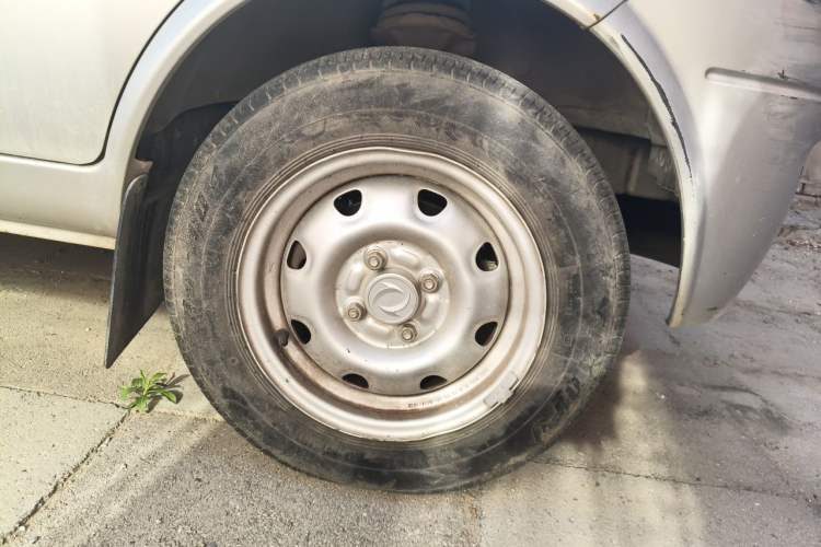 Used Dongfeng Xiaokang K05S  Right Front Wheel Hub