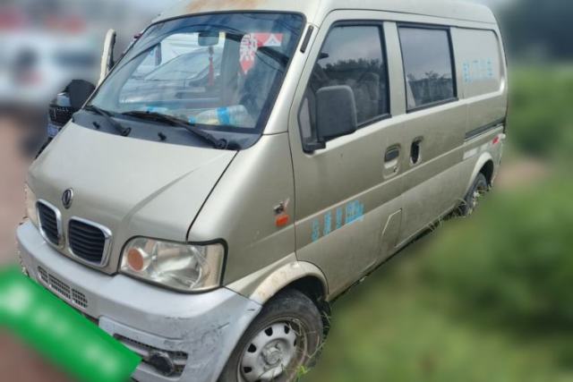Used Dongfeng Xiaokang K05S Dongfeng Sokon K05. 1.0-liter gasoline, enclosed cargo body