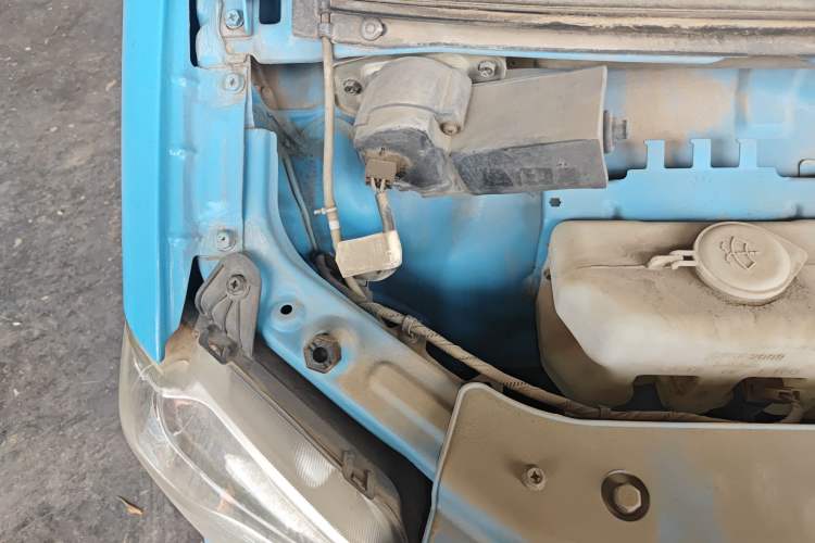 Used Dongfeng Xiaokang K05S 2016 1.0L Practical Version DK10 Engine Bay Right