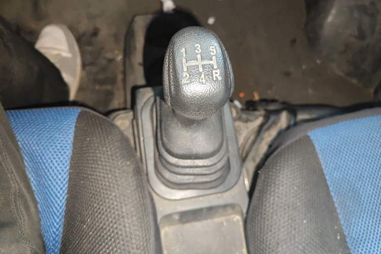 Used Dongfeng Xiaokang K05S 2016 1.0L Practical Version DK10 Gear Lever