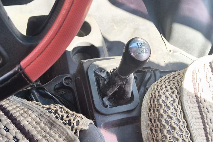 Used Dongfeng Xiaokang K05S 2016 1.2L Practical Version DK12-10 Gear Lever