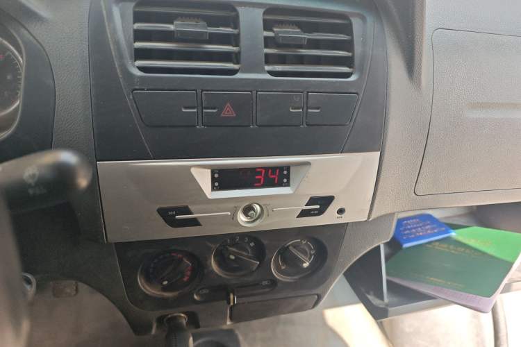 Used Dongfeng Xiaokang K05S 2016 1.2L Practical Version DK12-10 Audio And AC Panel