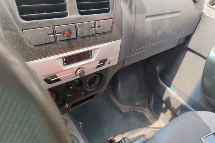Used Dongfeng Xiaokang K05S 2016 1.2L Practical Version DK12-10 Audio And AC Panel