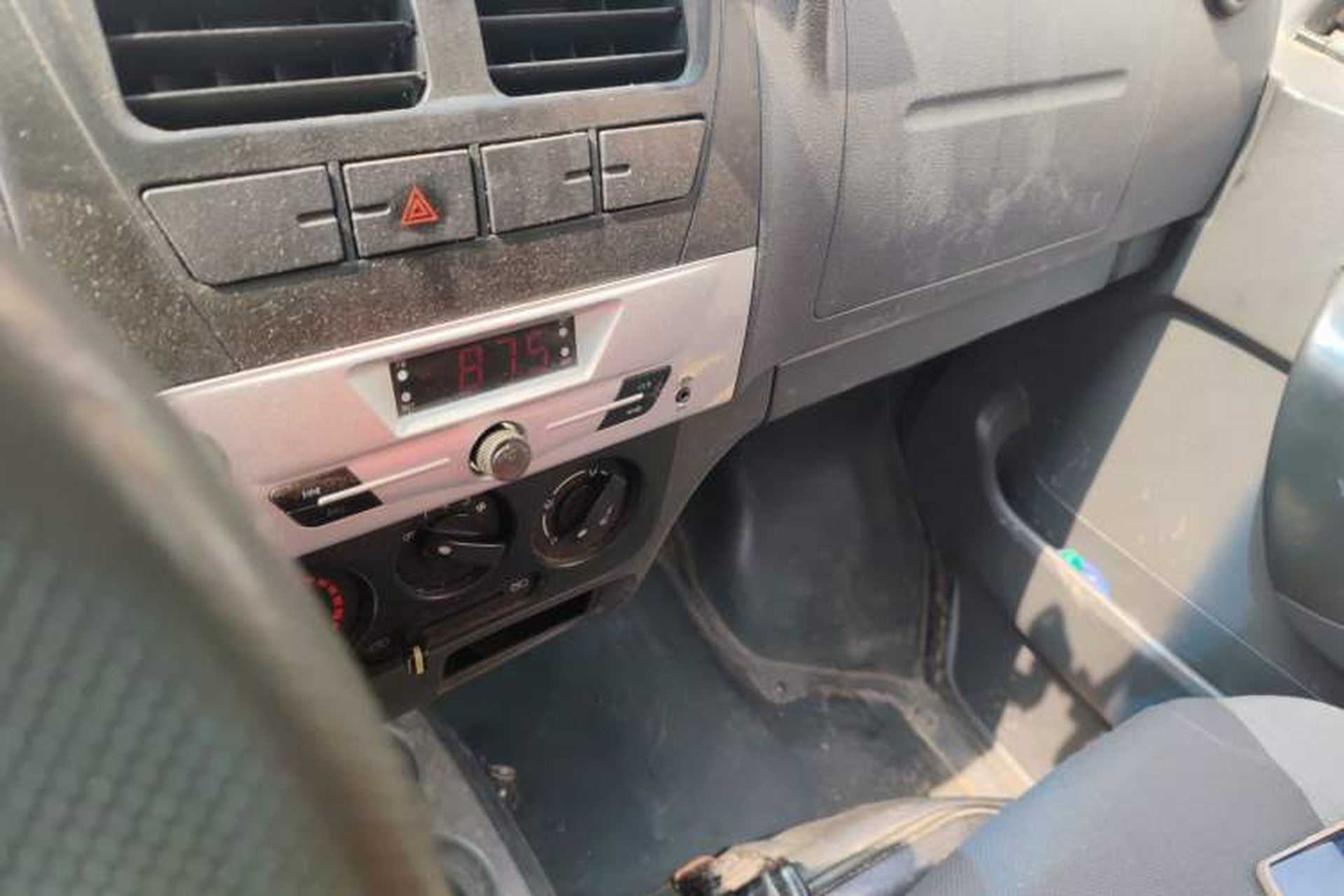 Used Dongfeng Xiaokang K05S 2016 1.2L Practical Version DK12-10 Audio And AC Panel