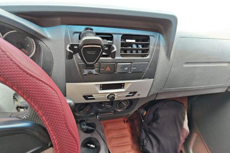 Used Dongfeng Xiaokang K05S 2016 1.2L Practical Version DK12-10 Audio And AC Panel