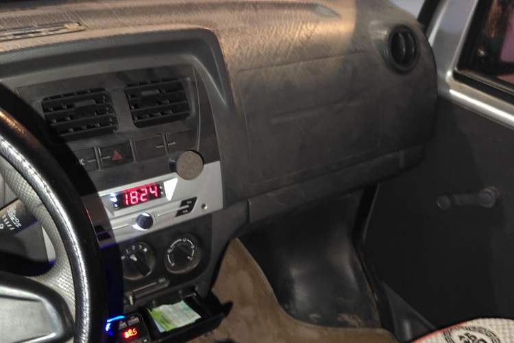 Used Dongfeng Xiaokang K05S 2016 1.2L Practical Version DK12-10 Audio And AC Panel