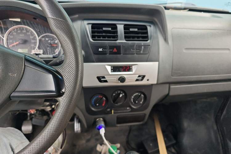 Used Dongfeng Xiaokang K05S 2016 1.0L Practical Version DK10 Audio And AC Panel