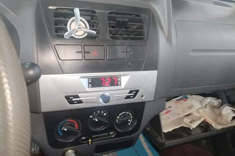 Used Dongfeng Xiaokang K05S 2016 1.2L Practical Version DK12-10 Audio And AC Panel