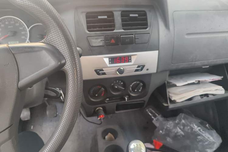 Used Dongfeng Xiaokang K05S 2016 1.2L Practical Version DK12-10 Audio And AC Panel