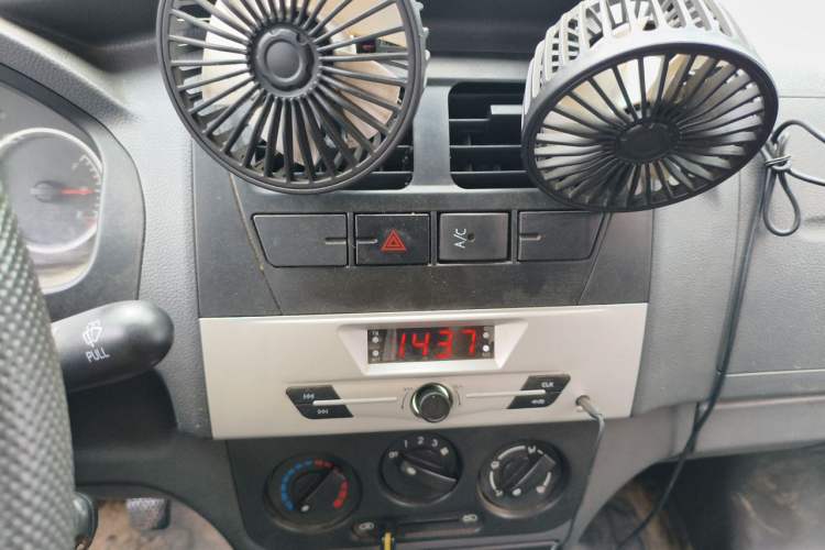 Used Dongfeng Xiaokang K05S 2016 1.2L Practical Version DK12-10 Audio And AC Panel